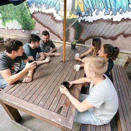 Auberge de jeunesse Nomads Capital Backpackers - Wellington (Adults Only) Extérieur photo Students at the University of Freiburg