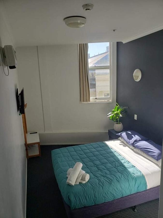 Auberge de jeunesse Nomads Capital Backpackers - Wellington (Adults Only) Extérieur photo A room at the hotel