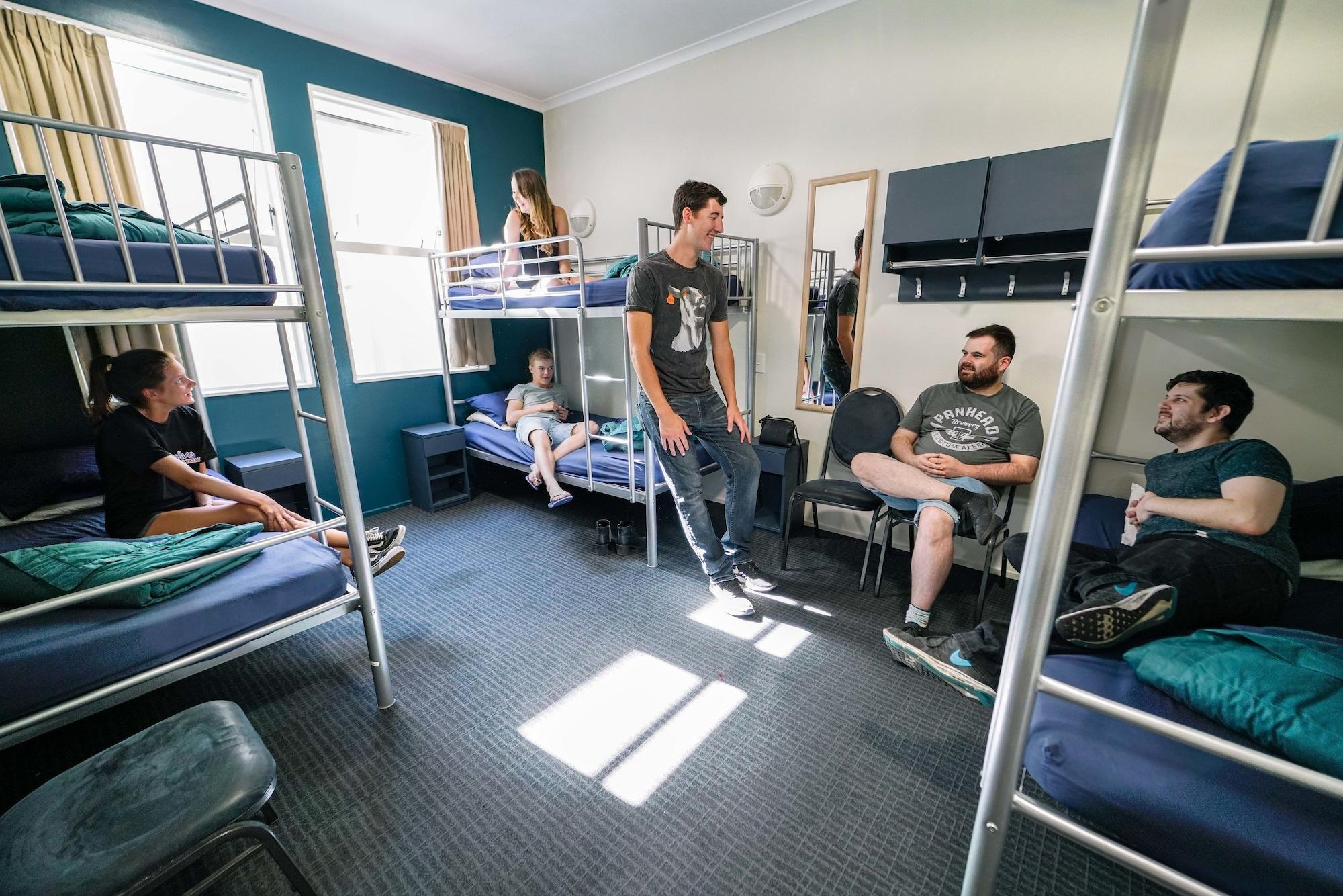 Auberge de jeunesse Nomads Capital Backpackers - Wellington (Adults Only) Extérieur photo A typical room at a hostel