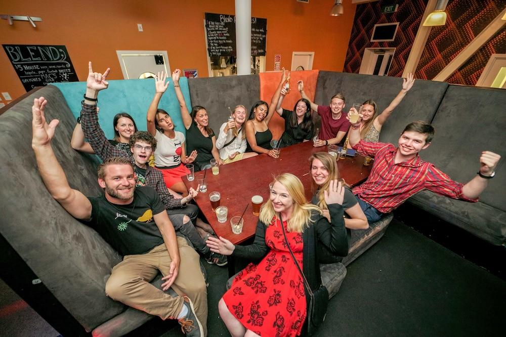 Auberge de jeunesse Nomads Capital Backpackers - Wellington (Adults Only) Extérieur photo The 2016–17 team