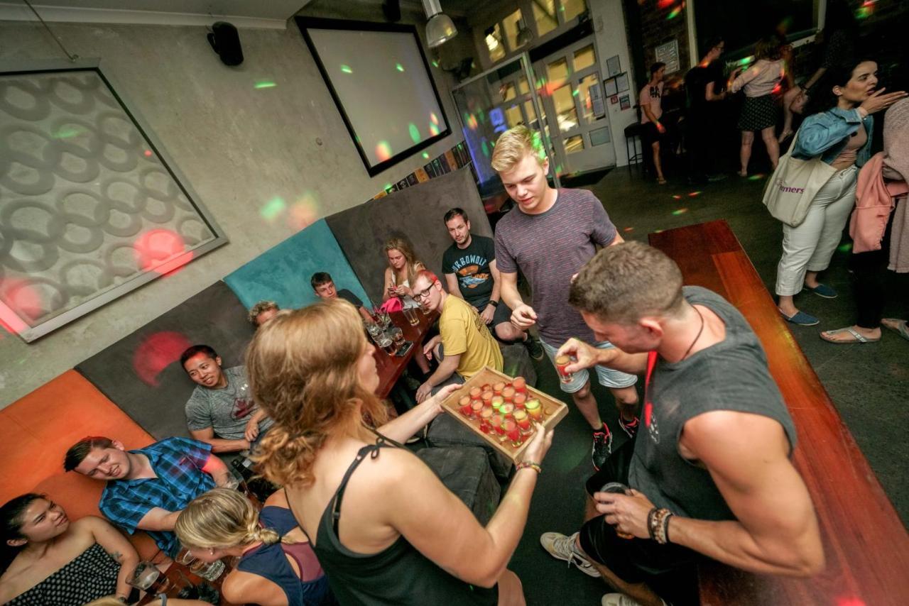 Auberge de jeunesse Nomads Capital Backpackers - Wellington (Adults Only) Extérieur photo A nightclub in Tallinn, Estonia